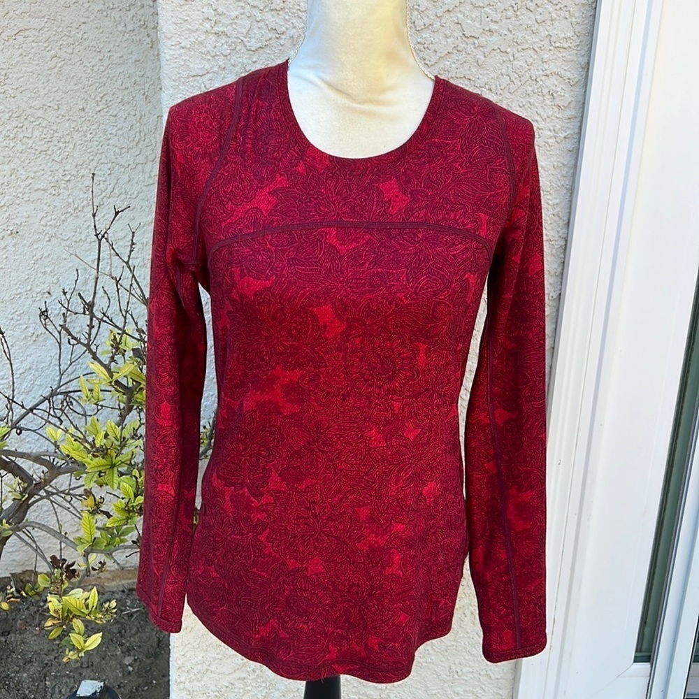 Title Nine Women's Red Floral Long Sleeve Active Top Size M